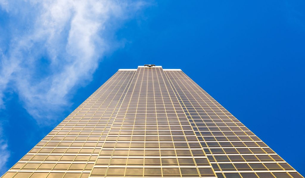 Como funciona e porque investir em energia renovável